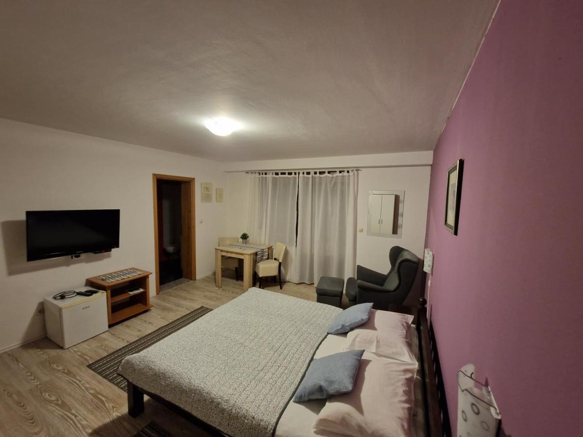 Guest House Wolf II Plitvička Jezera Eksteriør billede