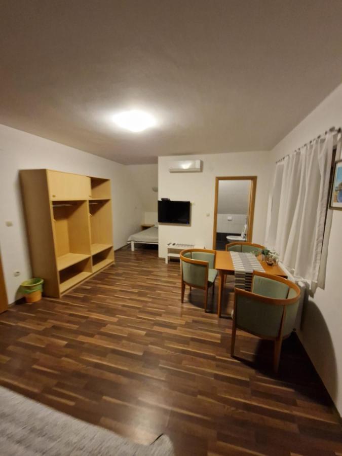 Guest House Wolf II Plitvička Jezera Eksteriør billede
