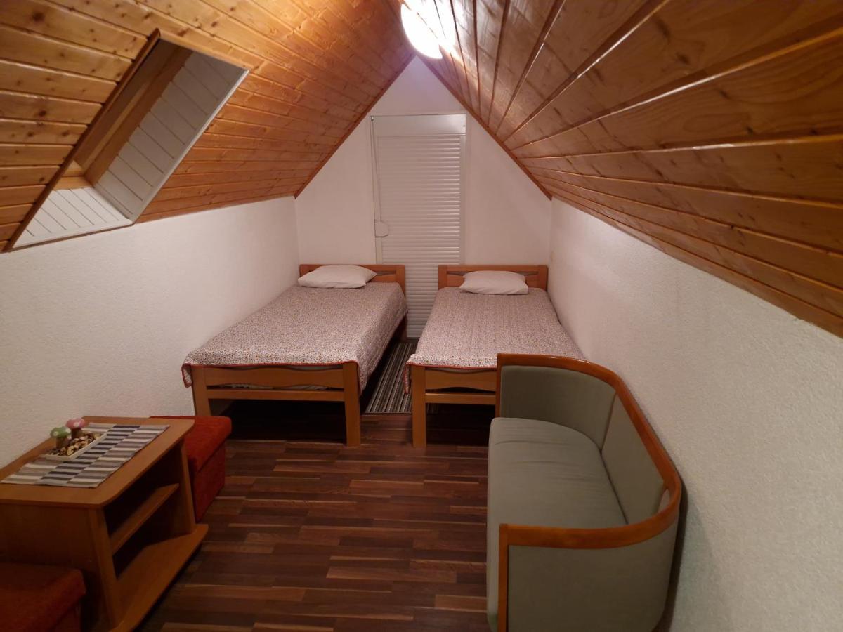 Guest House Wolf II Plitvička Jezera Eksteriør billede