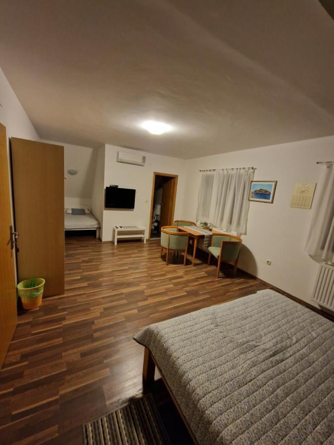 Guest House Wolf II Plitvička Jezera Eksteriør billede