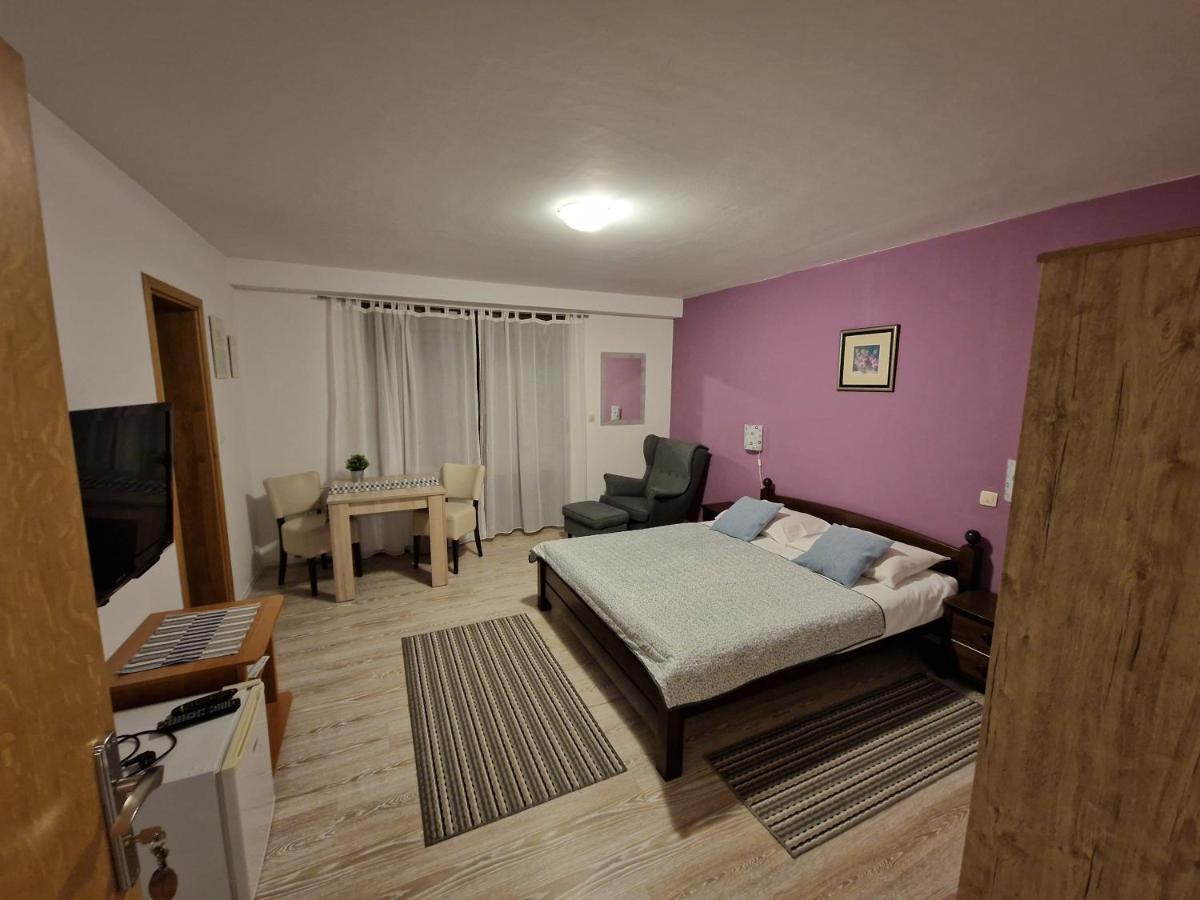 Guest House Wolf II Plitvička Jezera Eksteriør billede