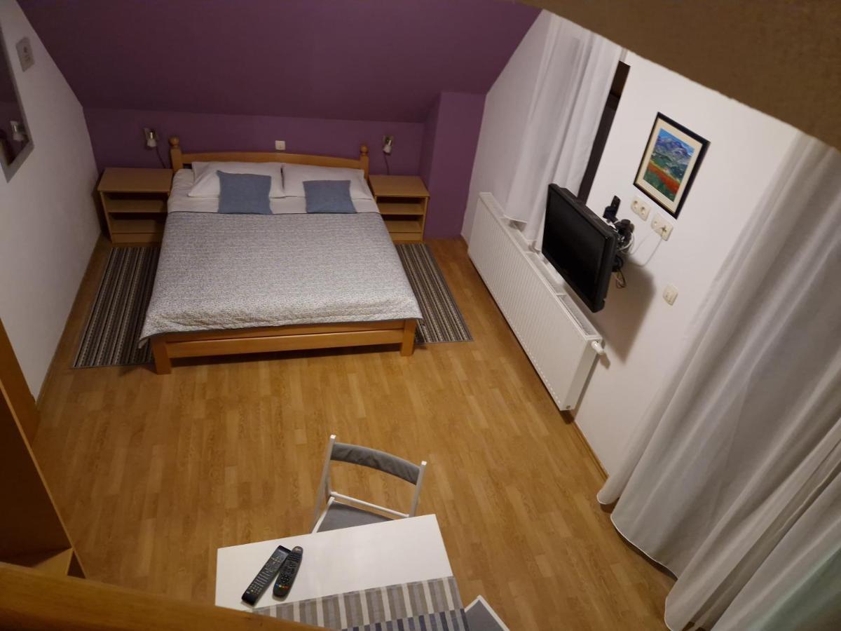 Guest House Wolf II Plitvička Jezera Eksteriør billede